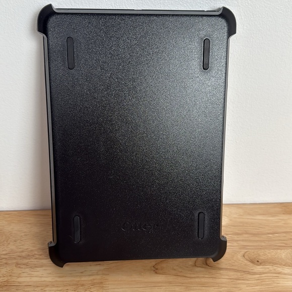 NEW OtterBox Black defender series Tablet Case with Adjustable Stand